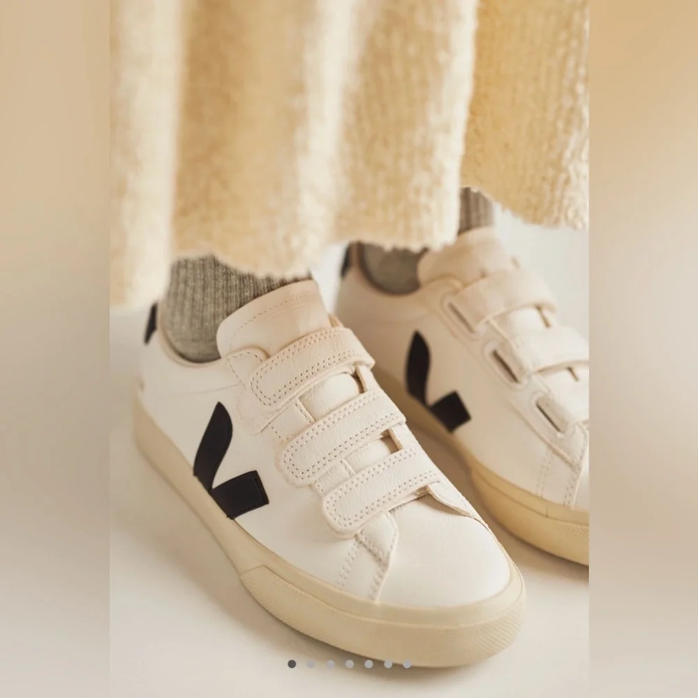 Veja Women's White Sneaker with Black V Detail - Picture 1 of 11